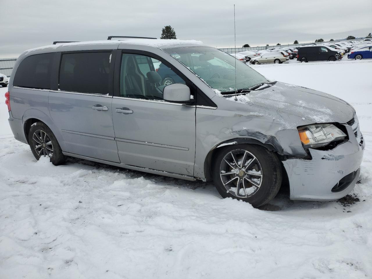 2017 Dodge Caravan - Image 4