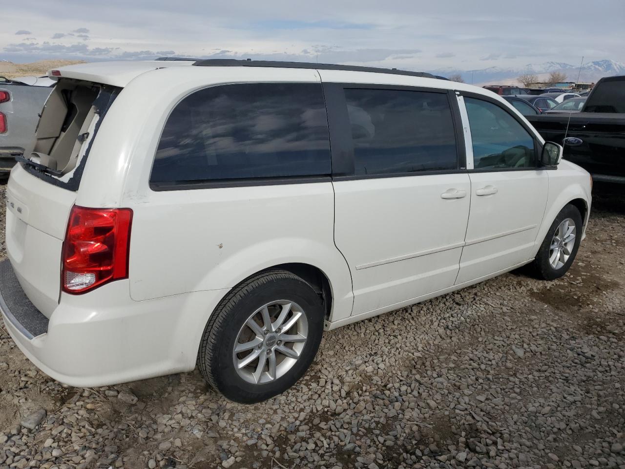 2013 Dodge Caravan - Image 3