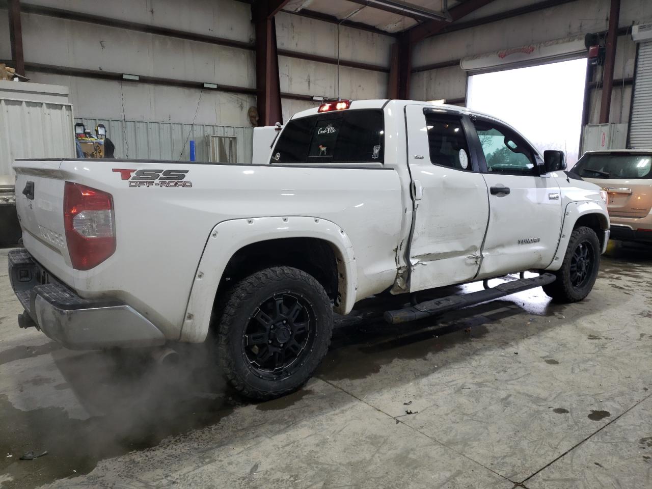 2016 Toyota Tundra - Image 3