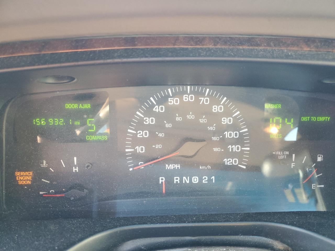 2000 Lincoln Town Car - Image 9