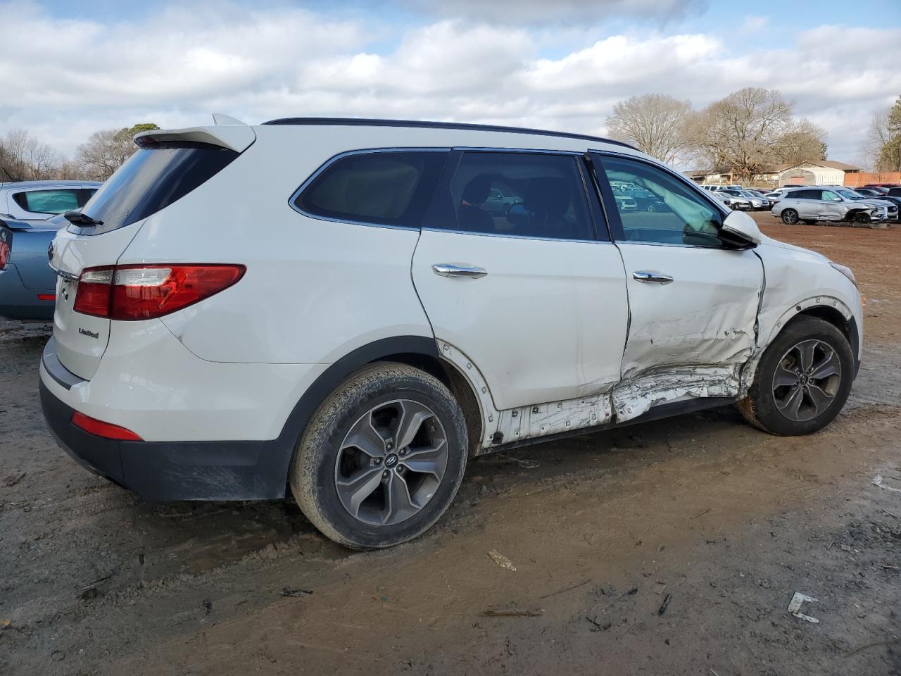 2014 Hyundai Santa Fe - Image 3
