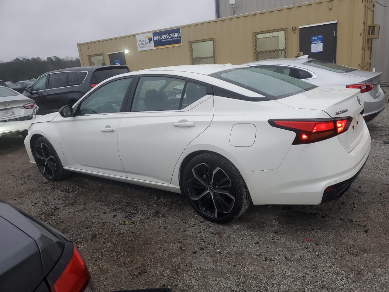 2024 Nissan Altima - Image 2