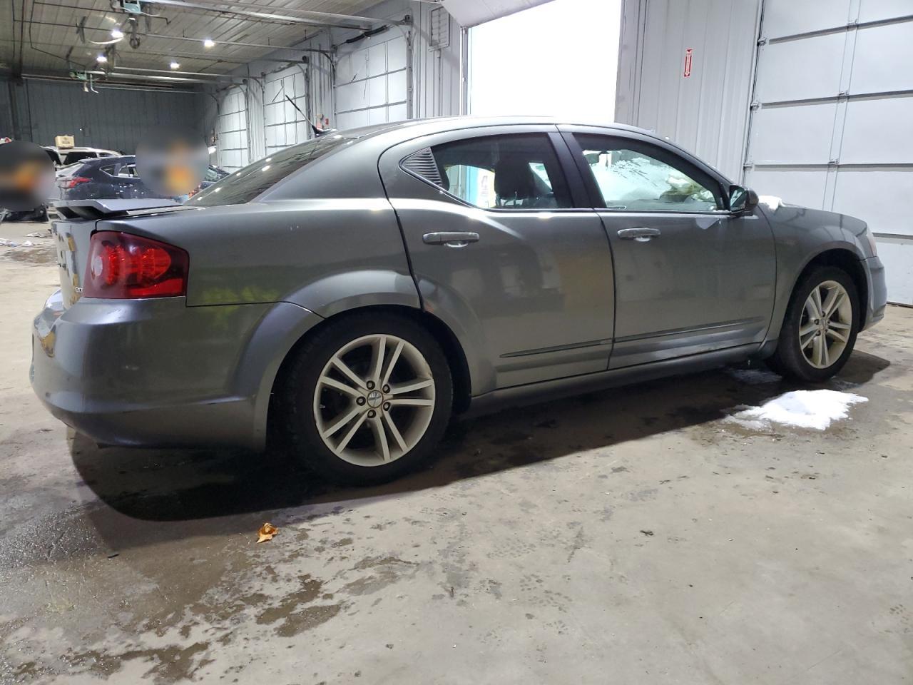 2012 Dodge Avenger - Image 3