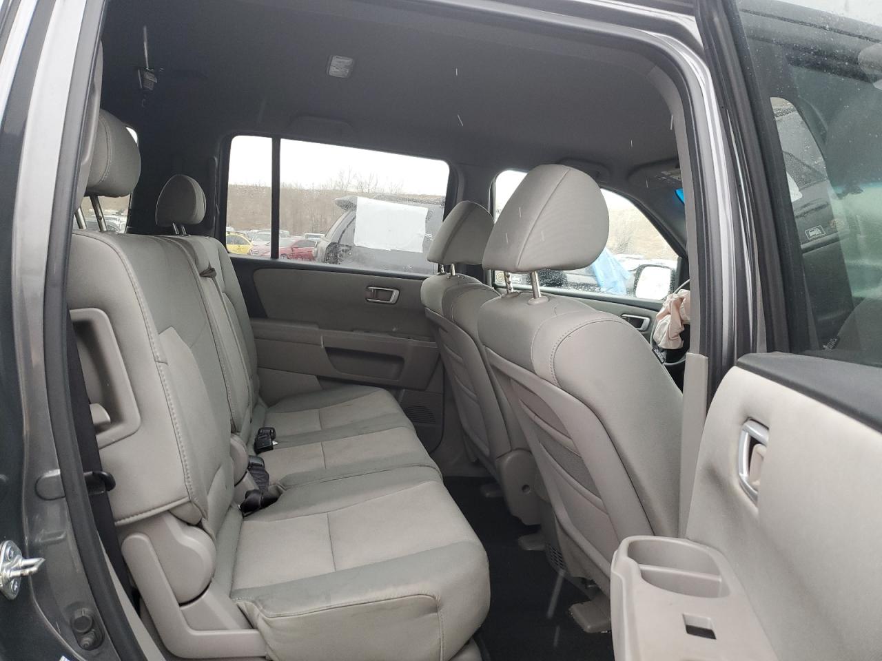 2010 Honda Pilot - Image 11