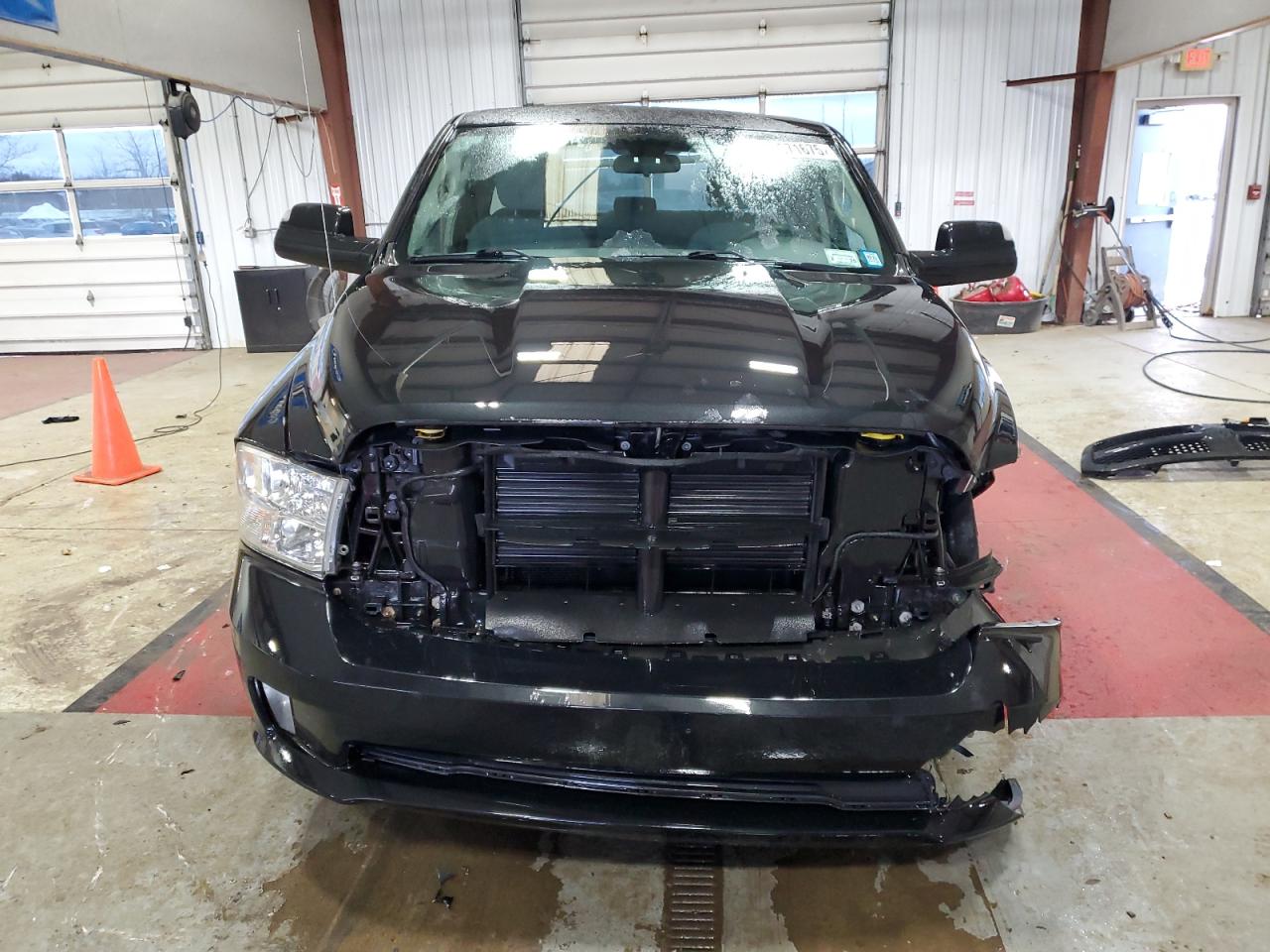 2018 RAM 1500 - Image 5
