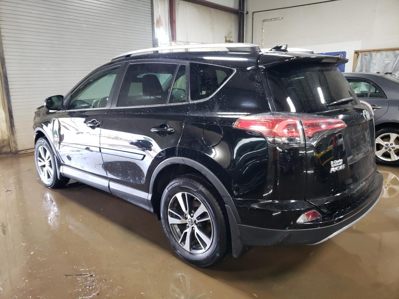 2017 Toyota RAV 4 - Image 2