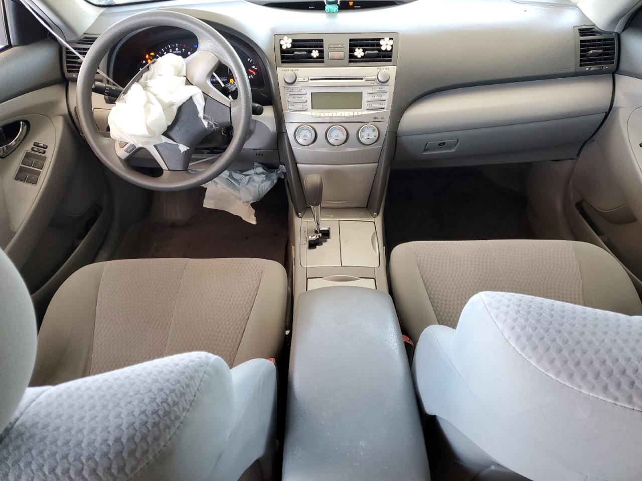2011 Toyota Camry - Image 8