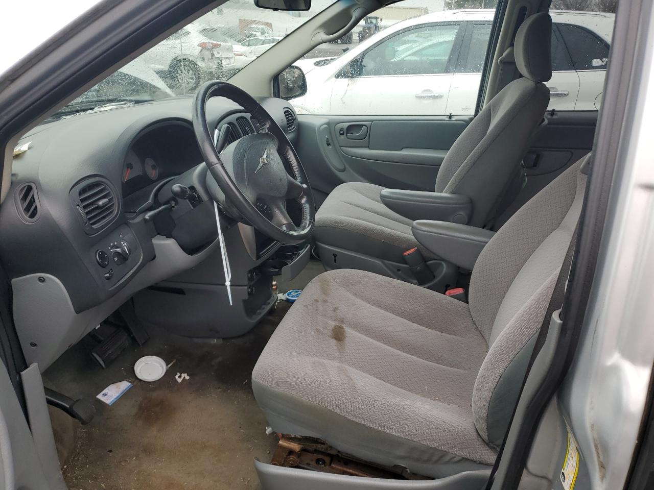 2007 Chrysler Town & Country - Image 7