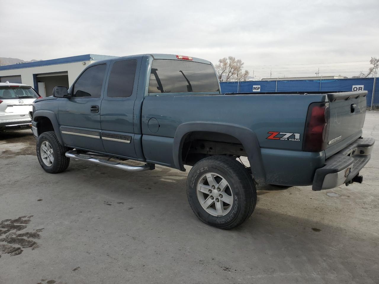 2006 Chevrolet Silverado - Image 2