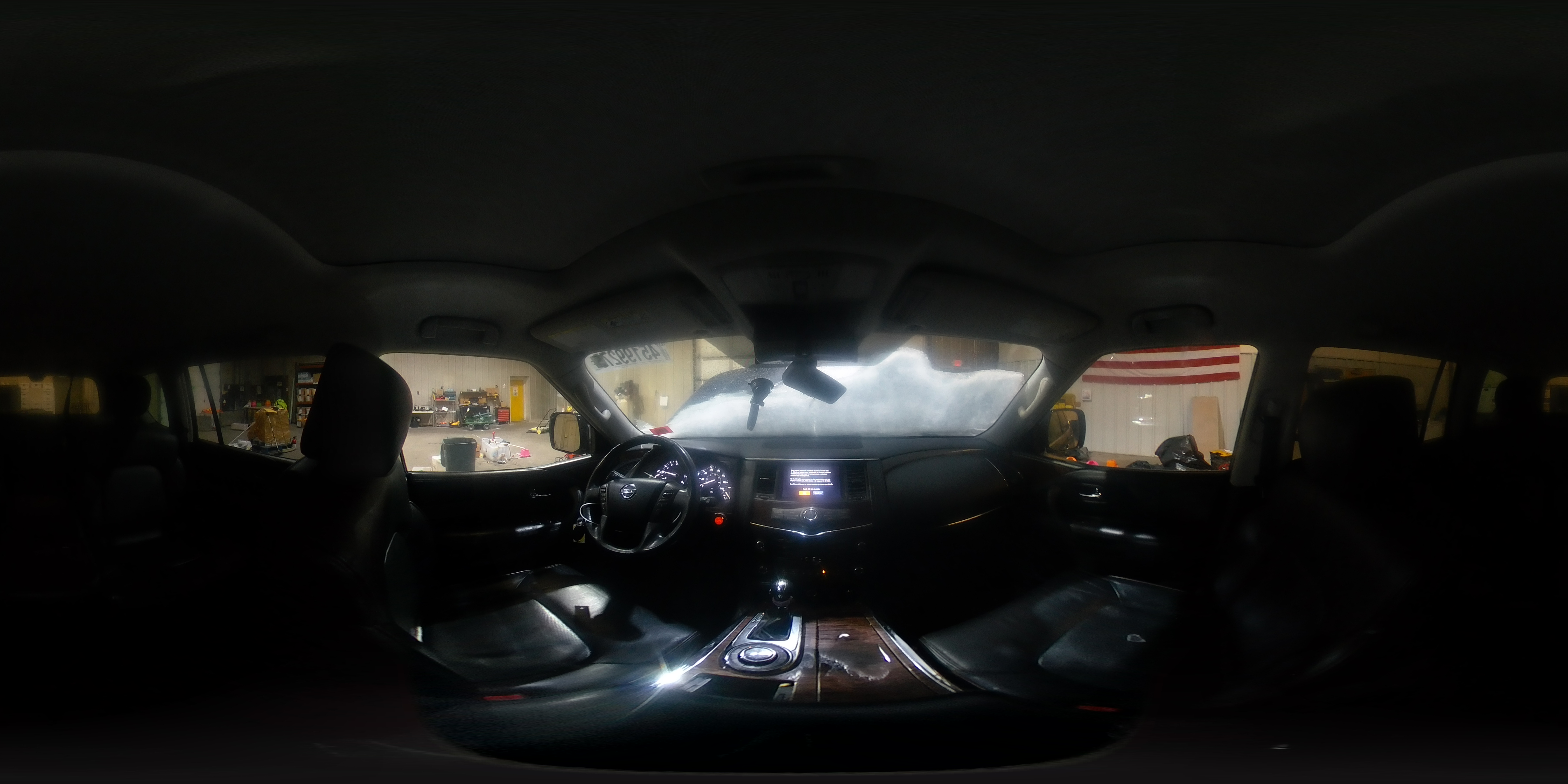 2018 Nissan Armada - Image 13