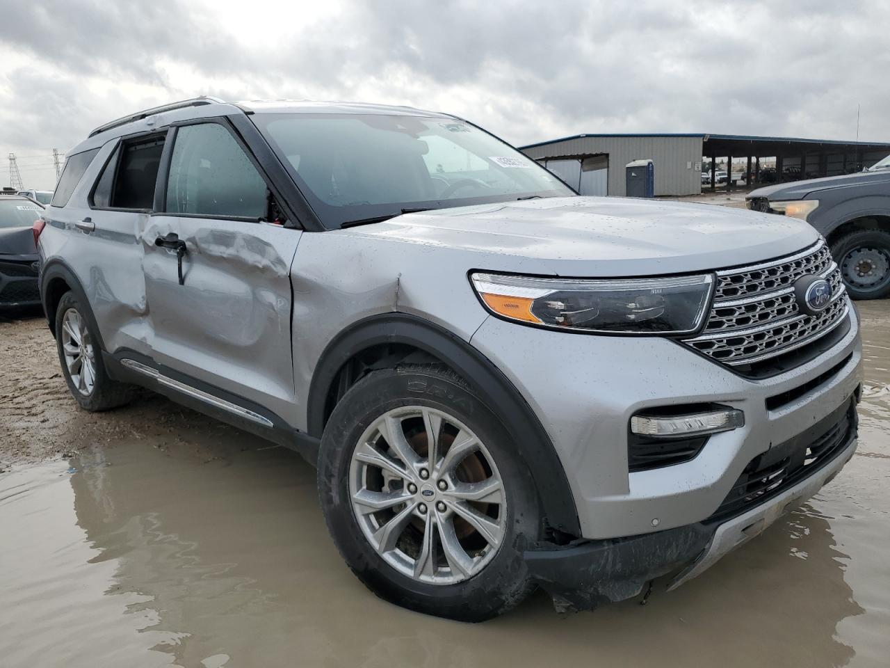 2022 Ford Explorer - Image 4