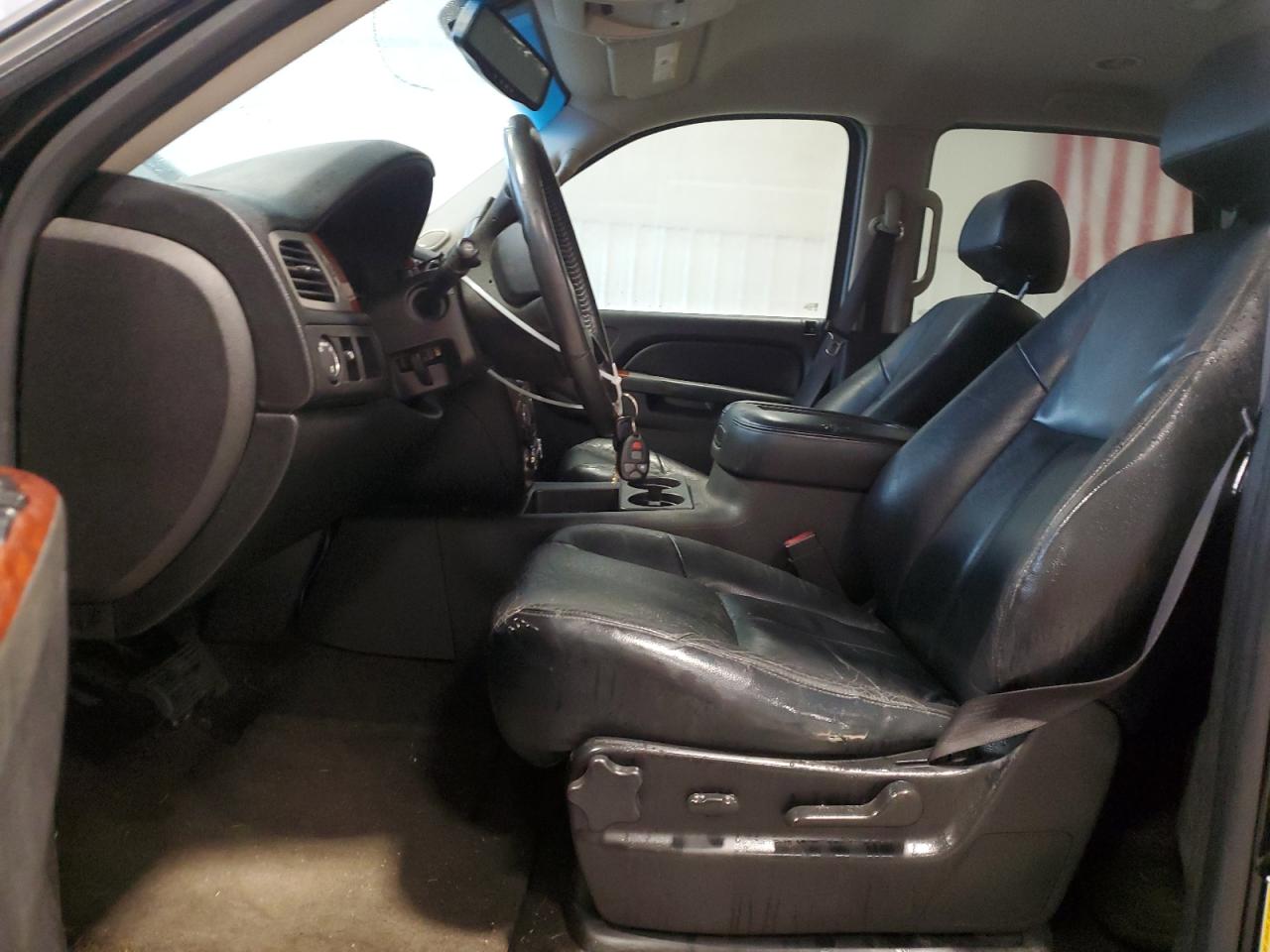 2010 Chevrolet Tahoe - Image 7