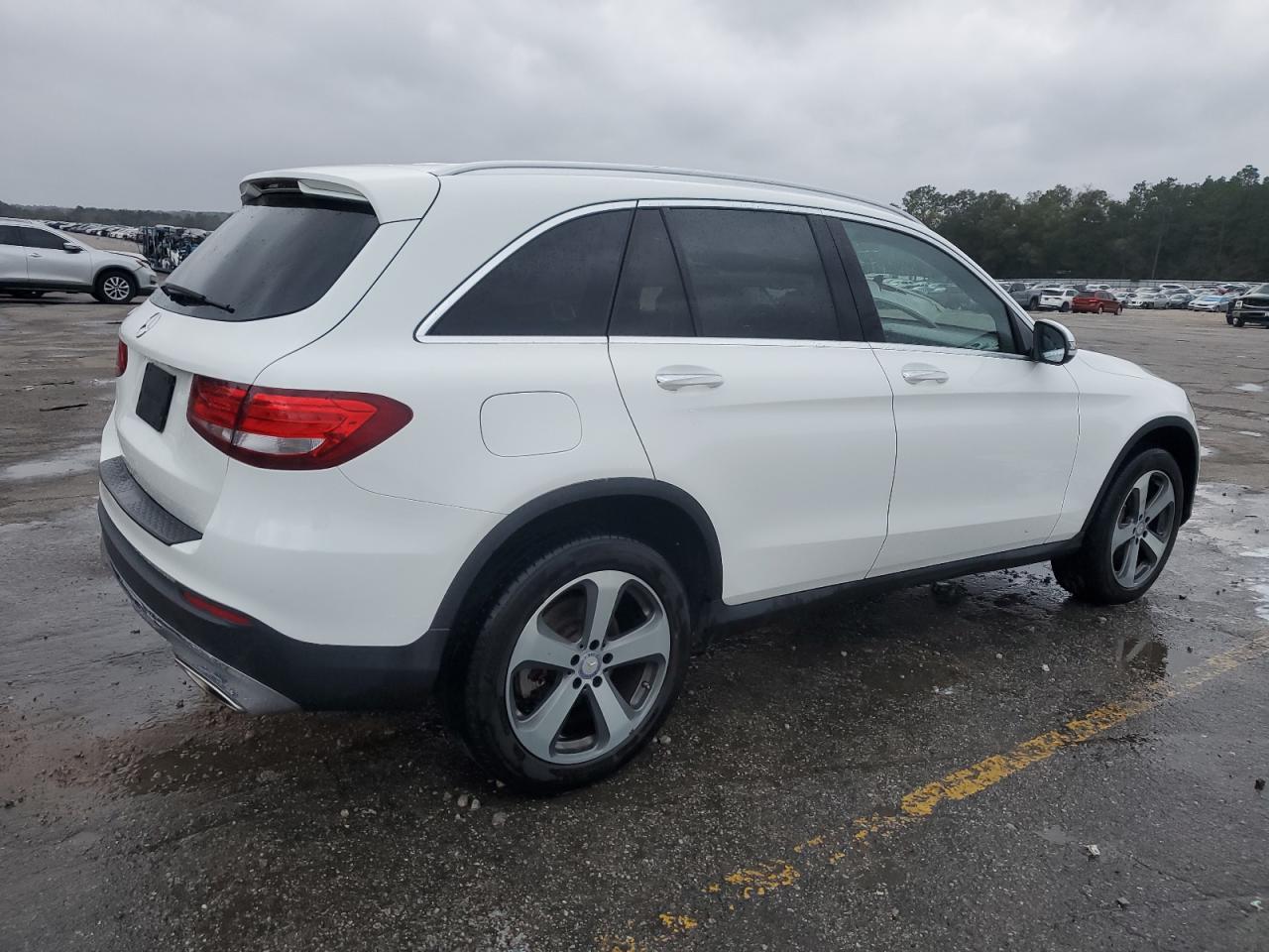 2017 Mercedes-Benz GLC - Image 3