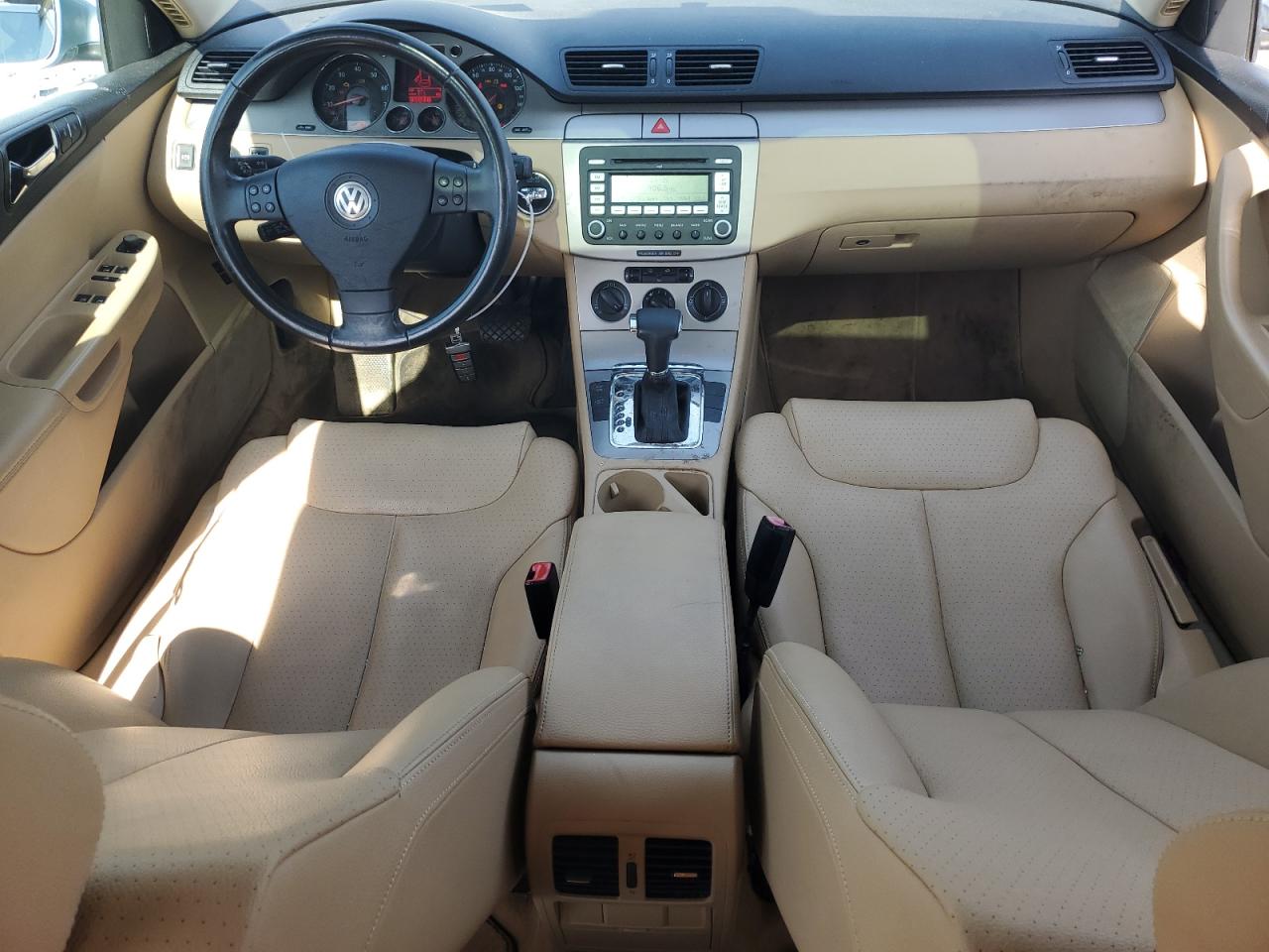 2008 Volkswagen Passat - Image 8