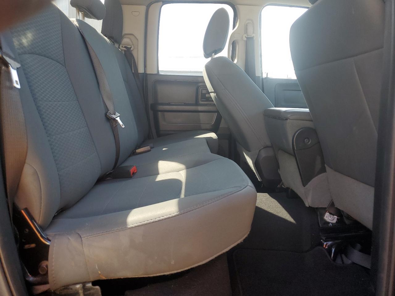 2016 RAM 1500 - Image 10