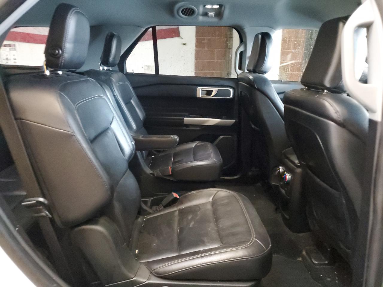 2020 Ford Explorer - Image 11