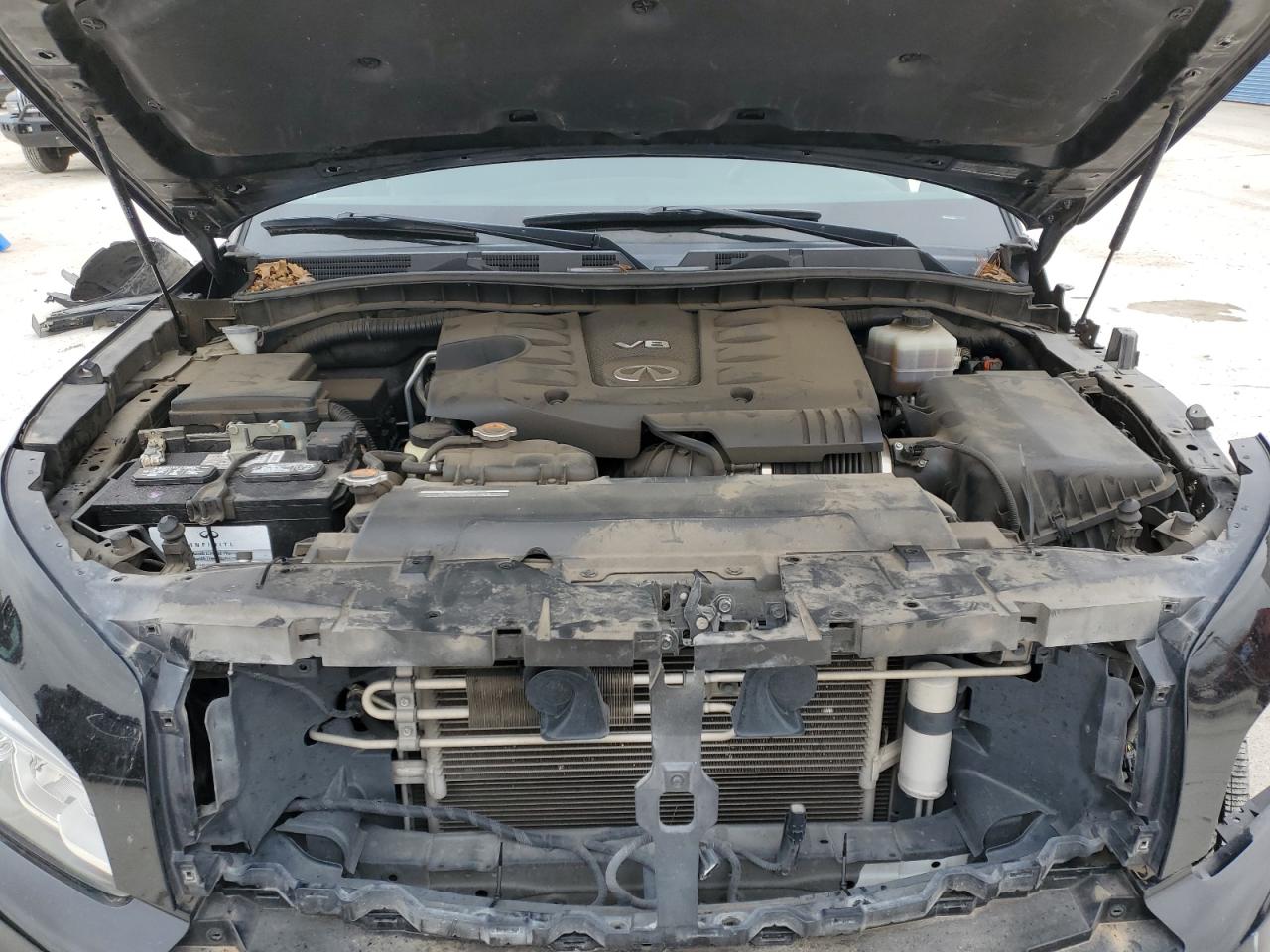 2016 Infiniti QX80 - Image 12