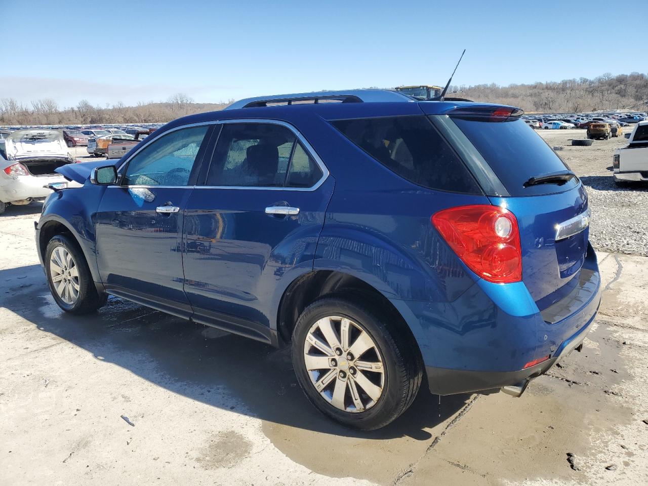 2010 Chevrolet Equinox - Image 2