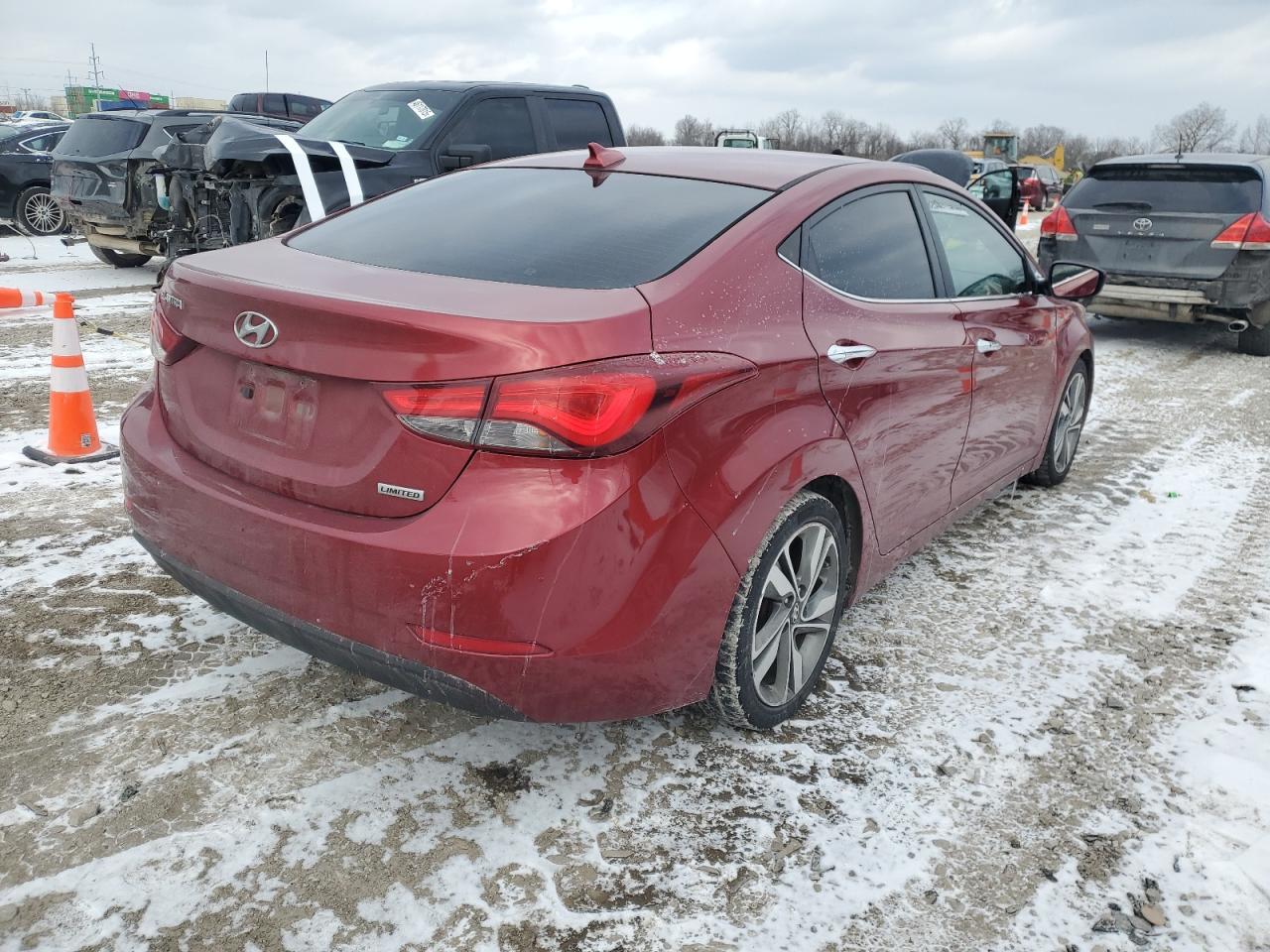 2016 Hyundai Elantra - Image 3