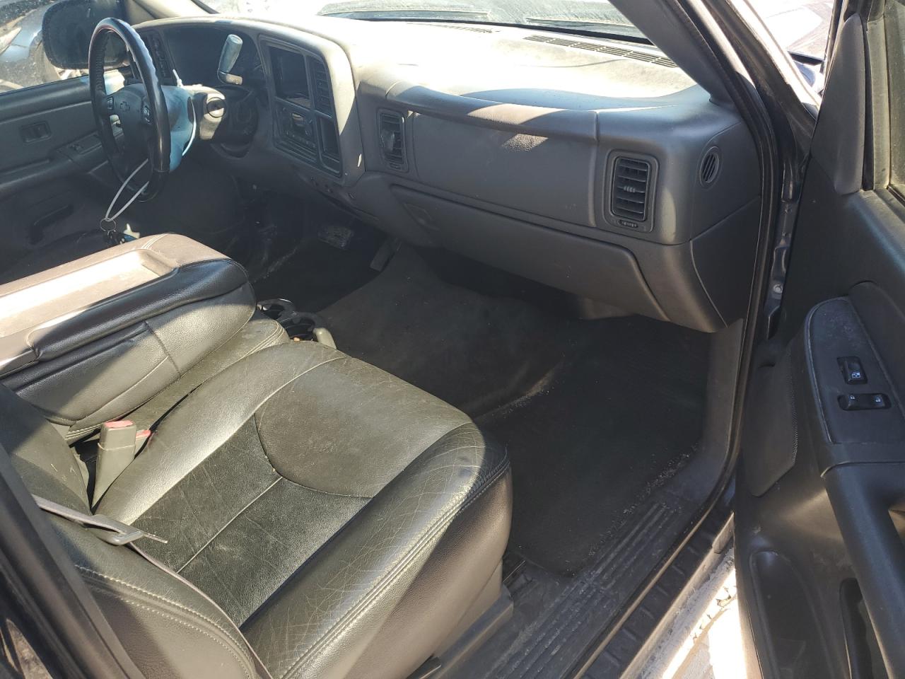 2006 Chevrolet Silverado - Image 8
