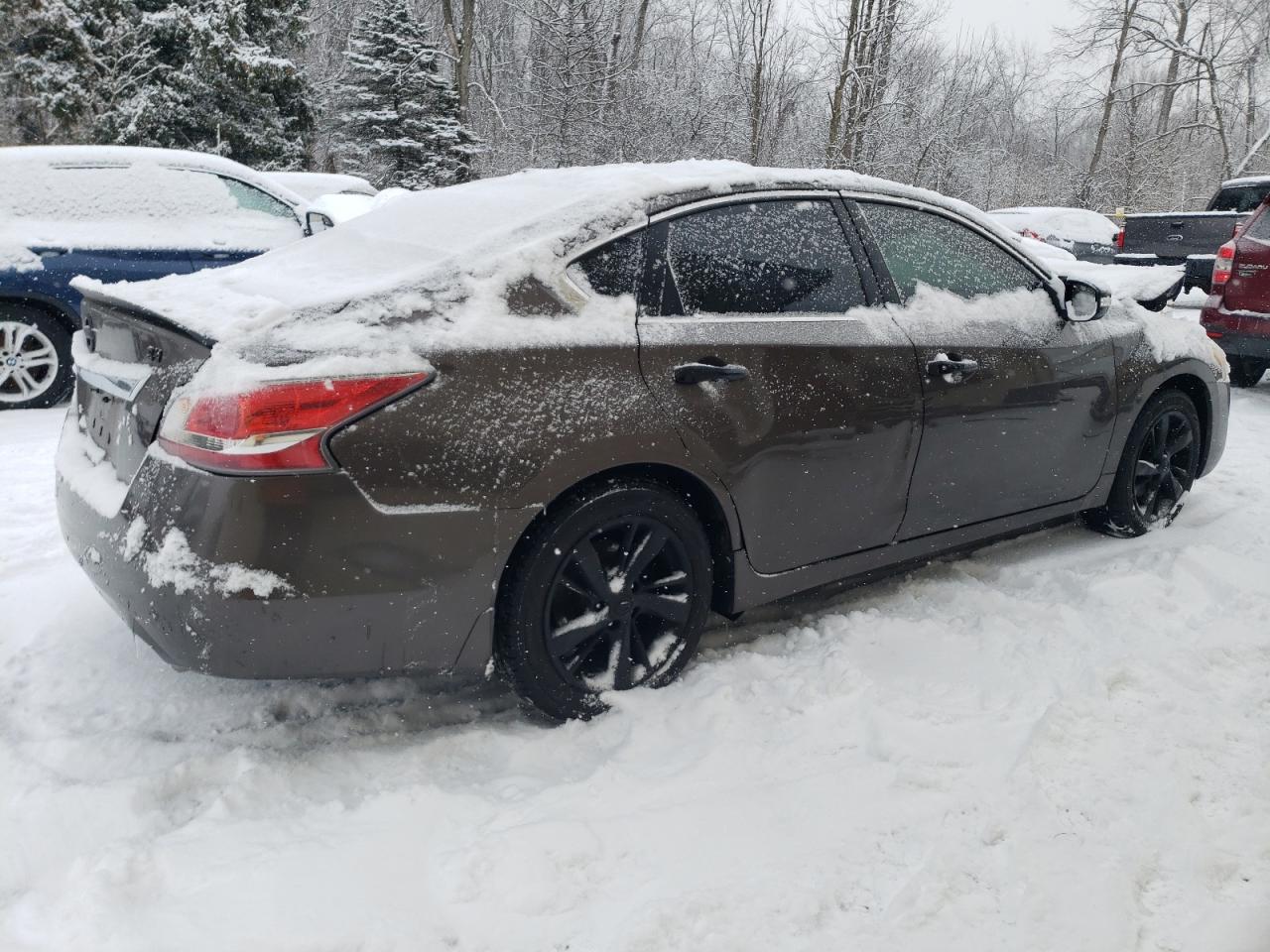 2015 Nissan Altima - Image 3