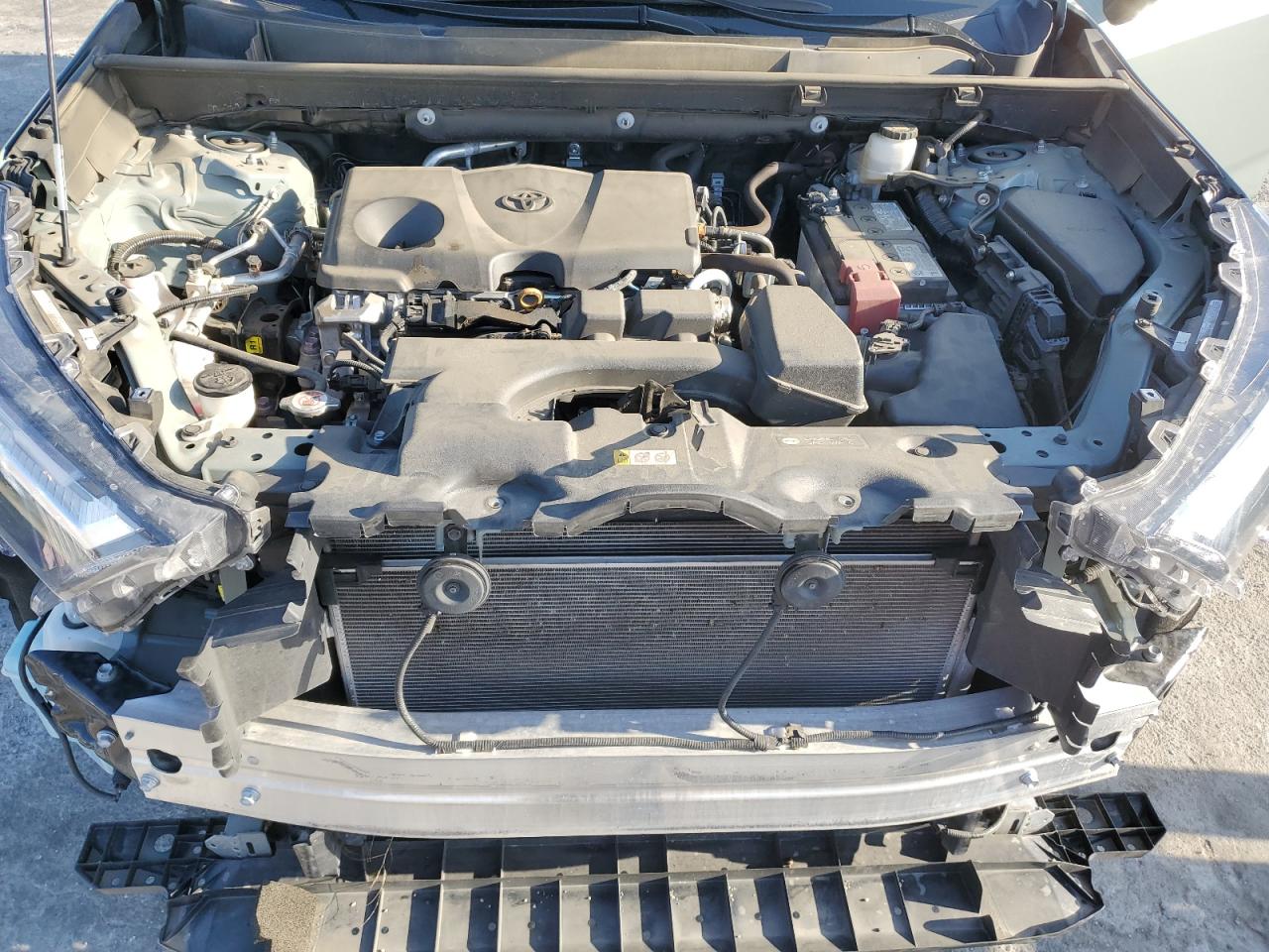 2022 Toyota RAV 4 - Image 12