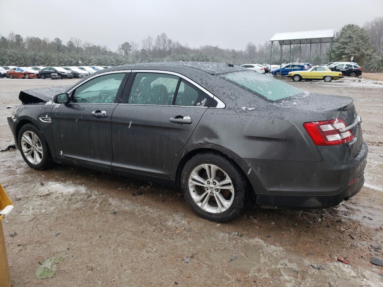 2015 Ford Taurus - Image 2