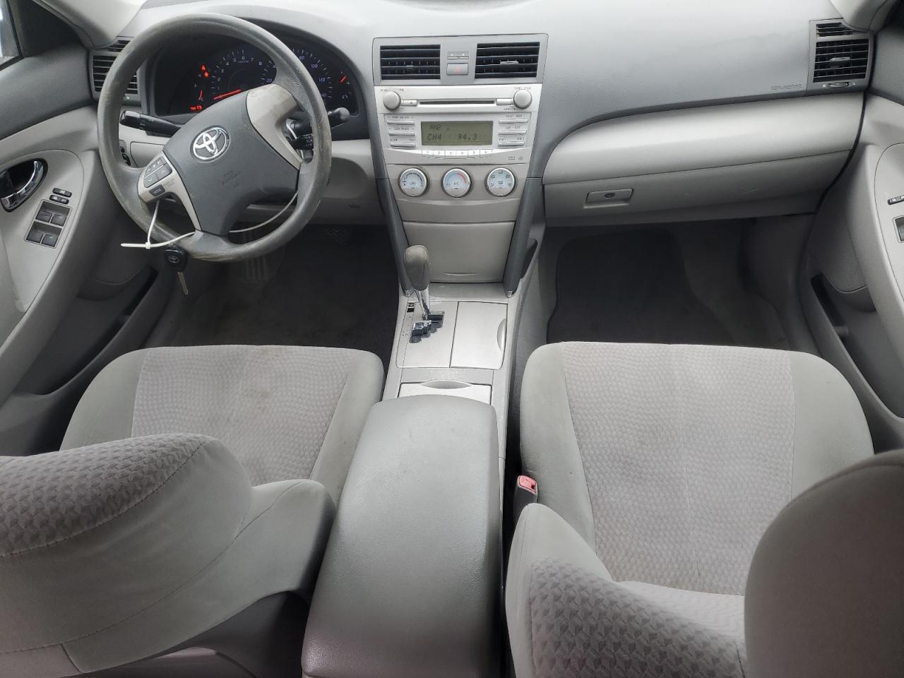 2011 Toyota Camry - Image 8