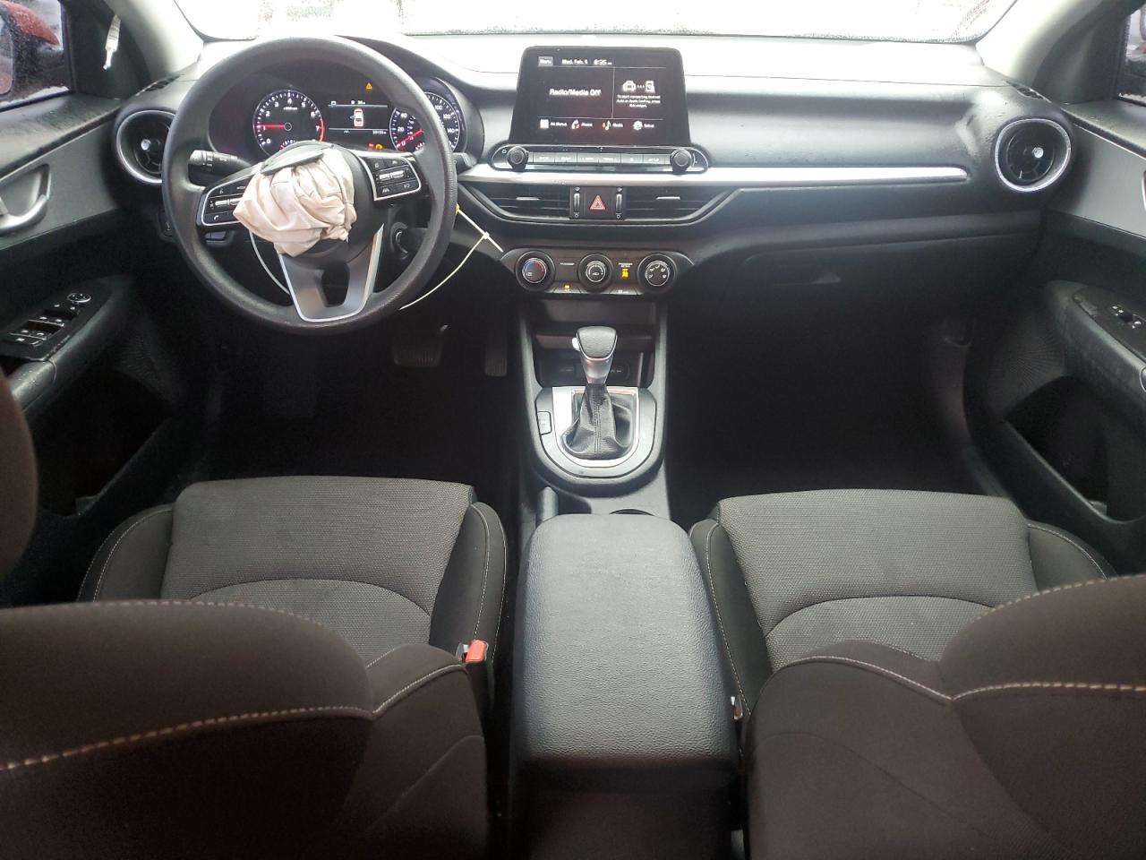 2023 Kia Forte - Image 8