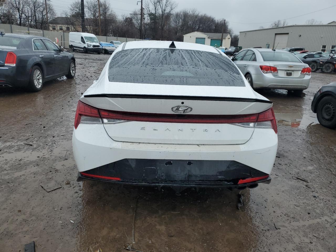 2023 Hyundai Elantra - Image 6