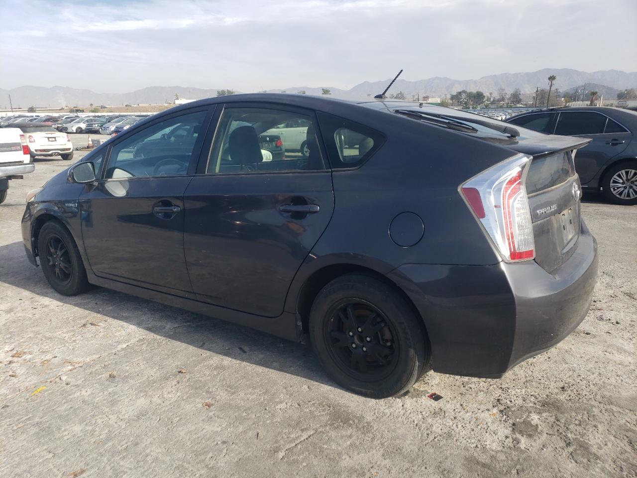 2015 Toyota Prius - Image 2