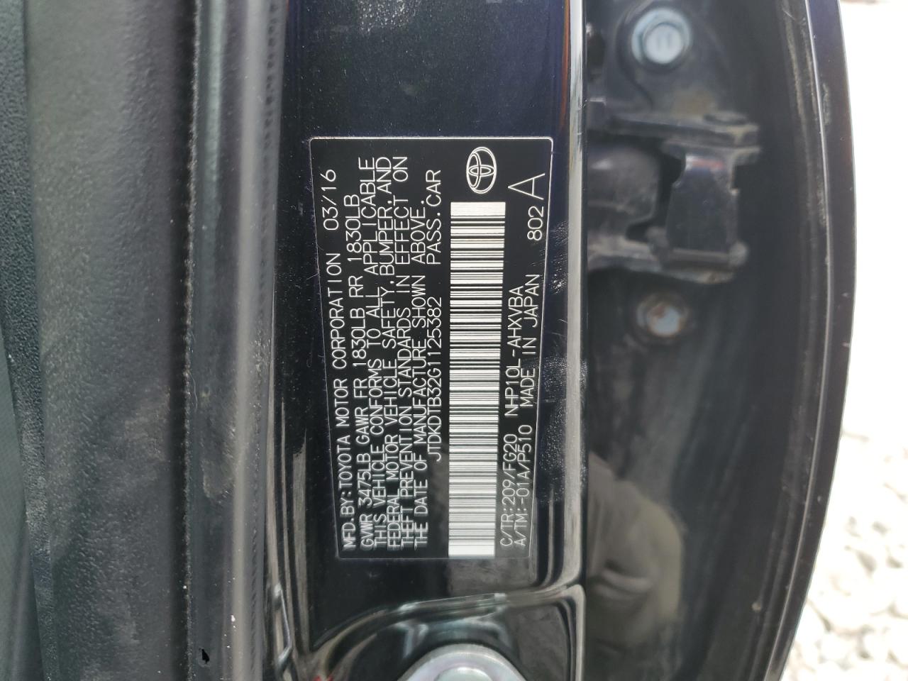 2016 Toyota Prius - Image 13