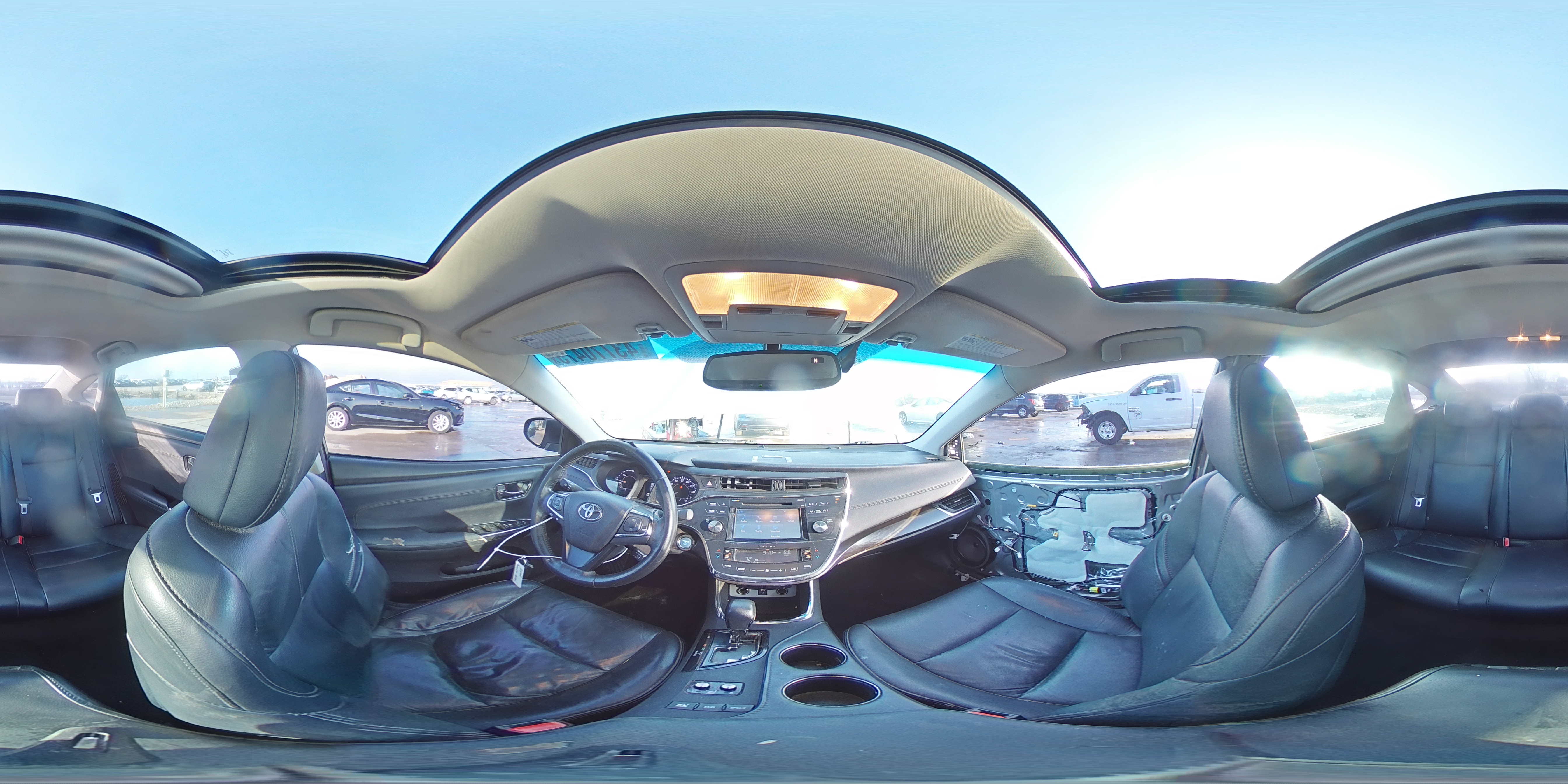 2016 Toyota Avalon - Image 15