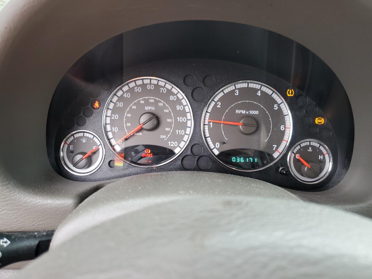 2005 Jeep Liberty (North America) - Image 9