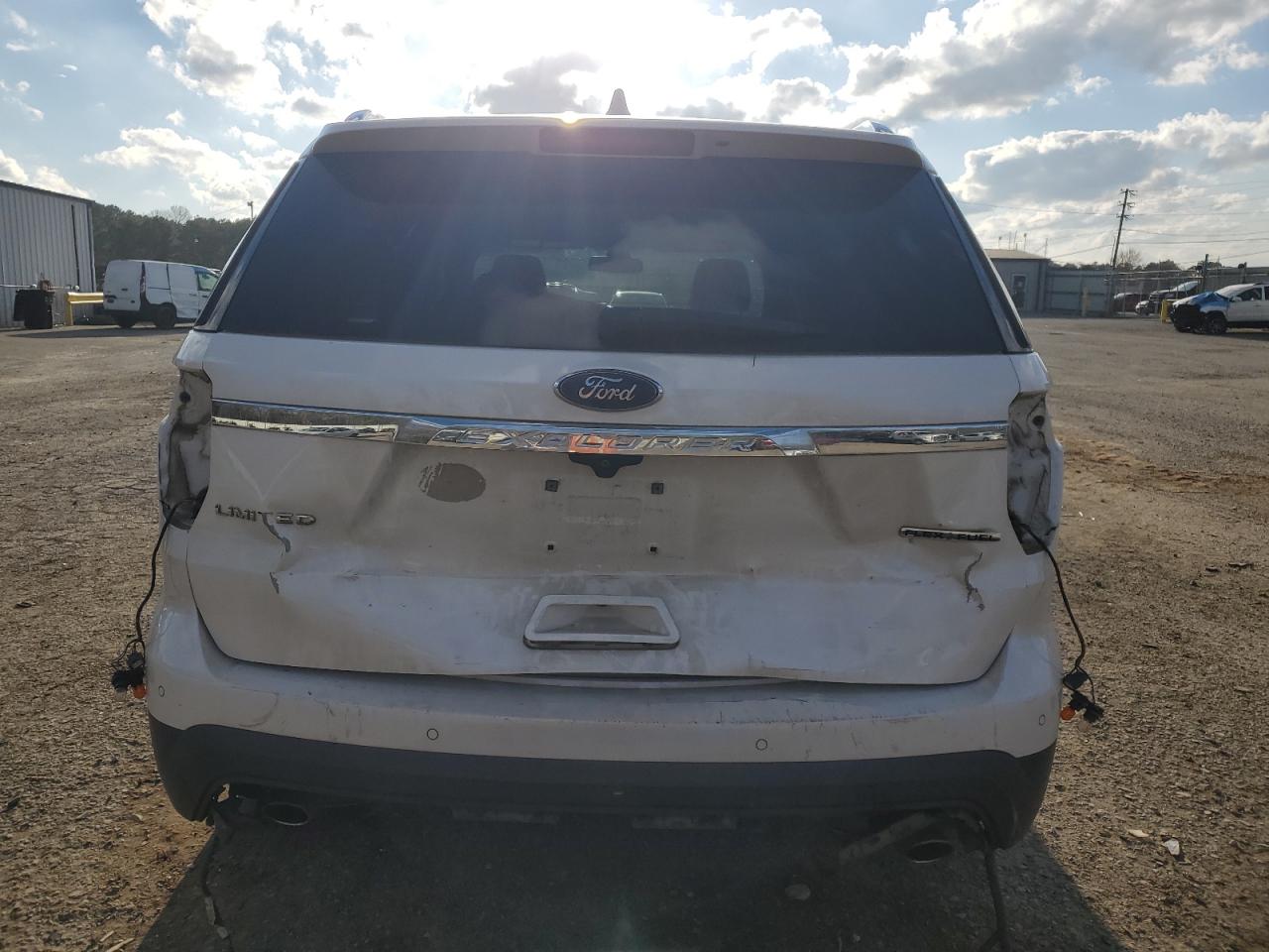 2016 Ford Explorer - Image 6