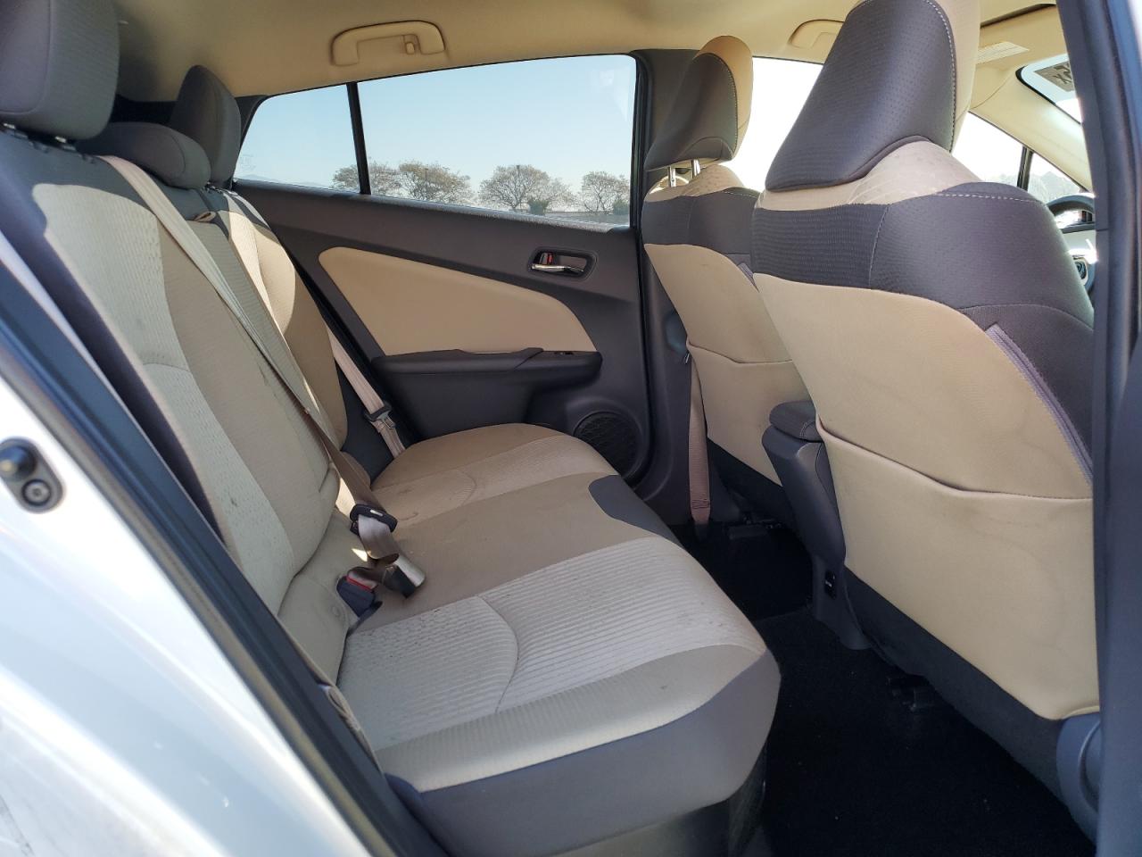 2018 Toyota Prius - Image 10