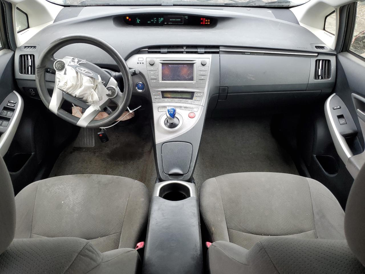 2013 Toyota Prius - Image 8