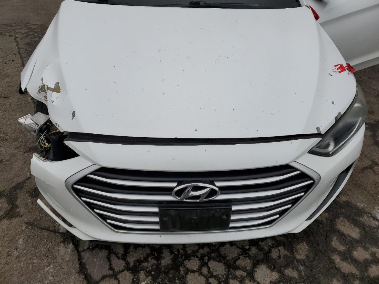 2017 Hyundai Elantra - Image 13