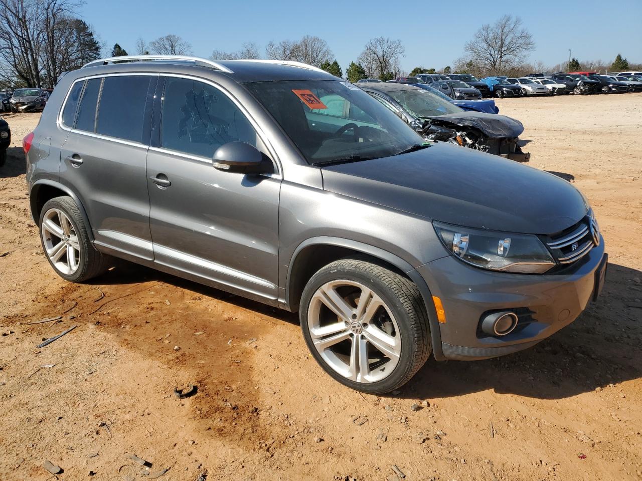2016 Volkswagen Tiguan - Image 4