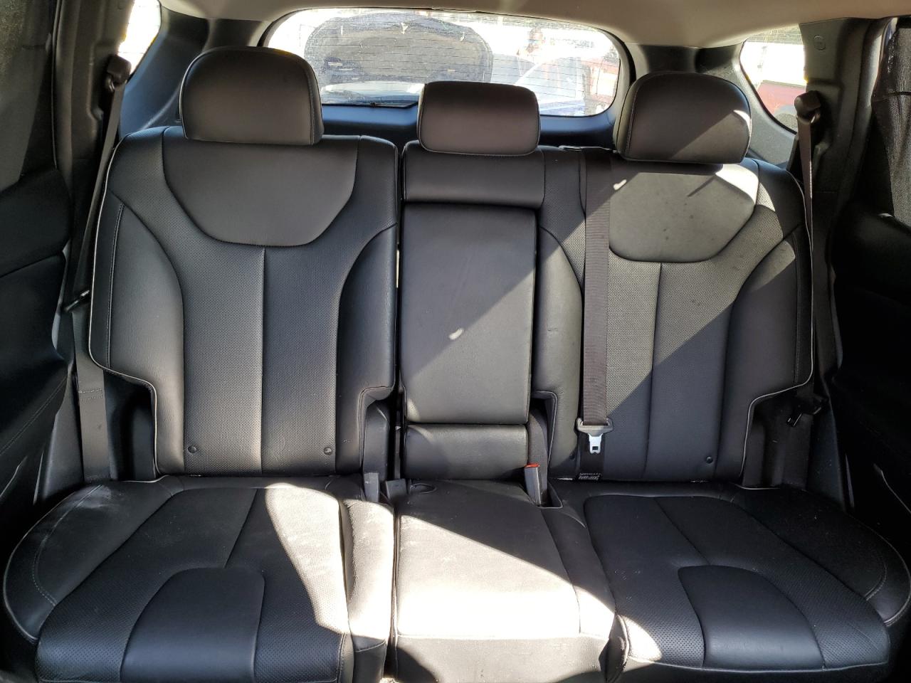 2022 Hyundai Santa Fe - Image 10