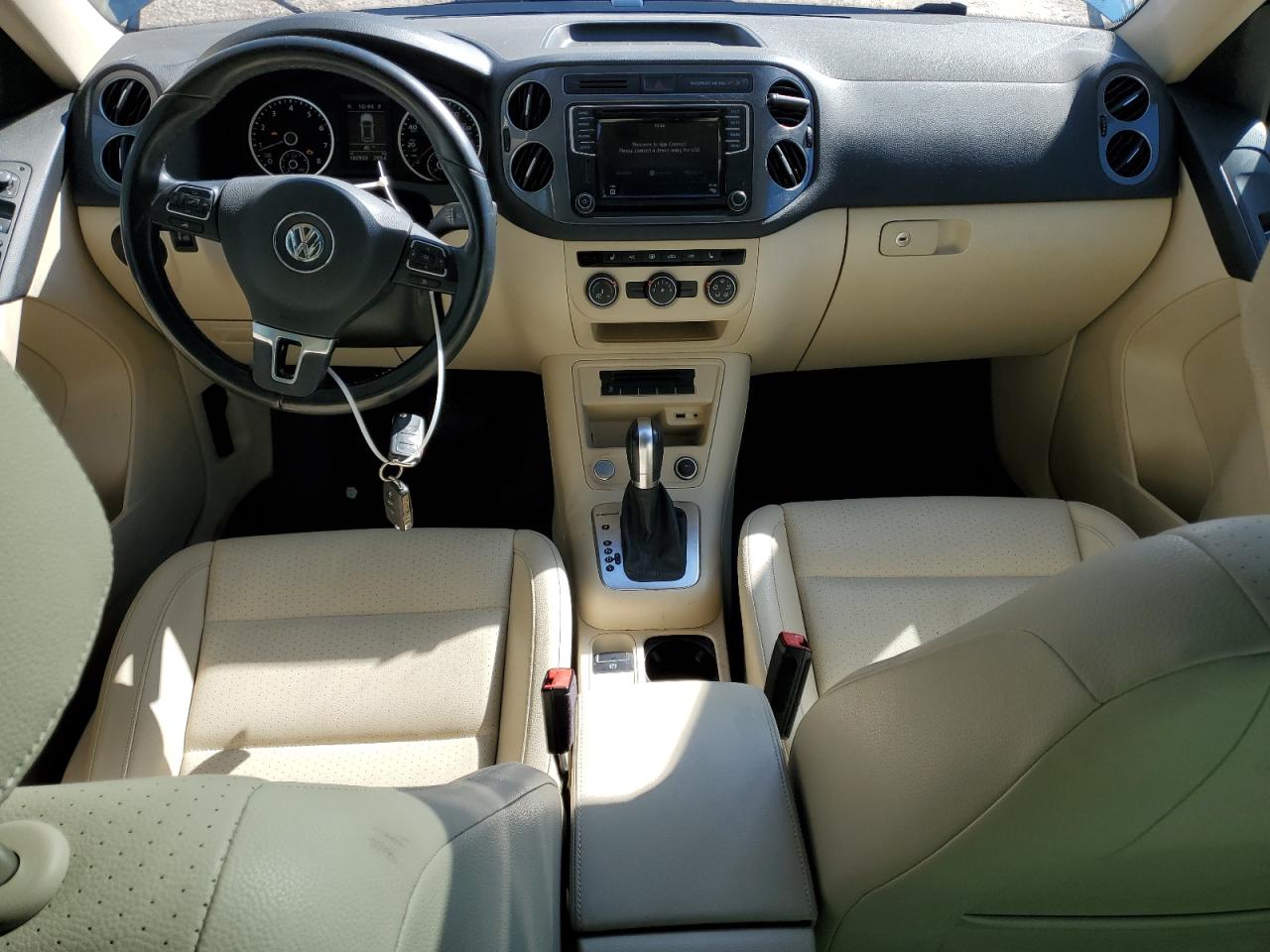 2017 Volkswagen Tiguan - Image 8