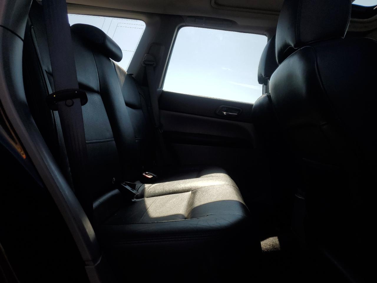2004 Subaru Forester - Image 11