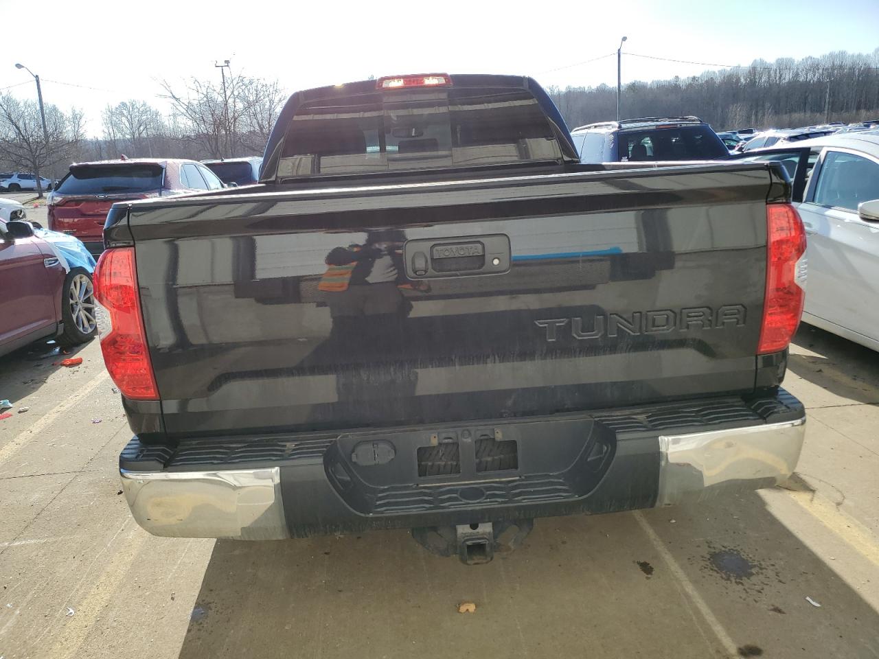 2018 Toyota Tundra - Image 6