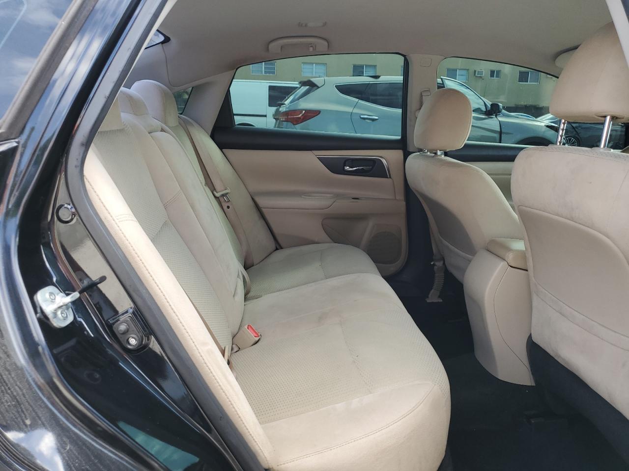 2015 Nissan Altima - Image 10