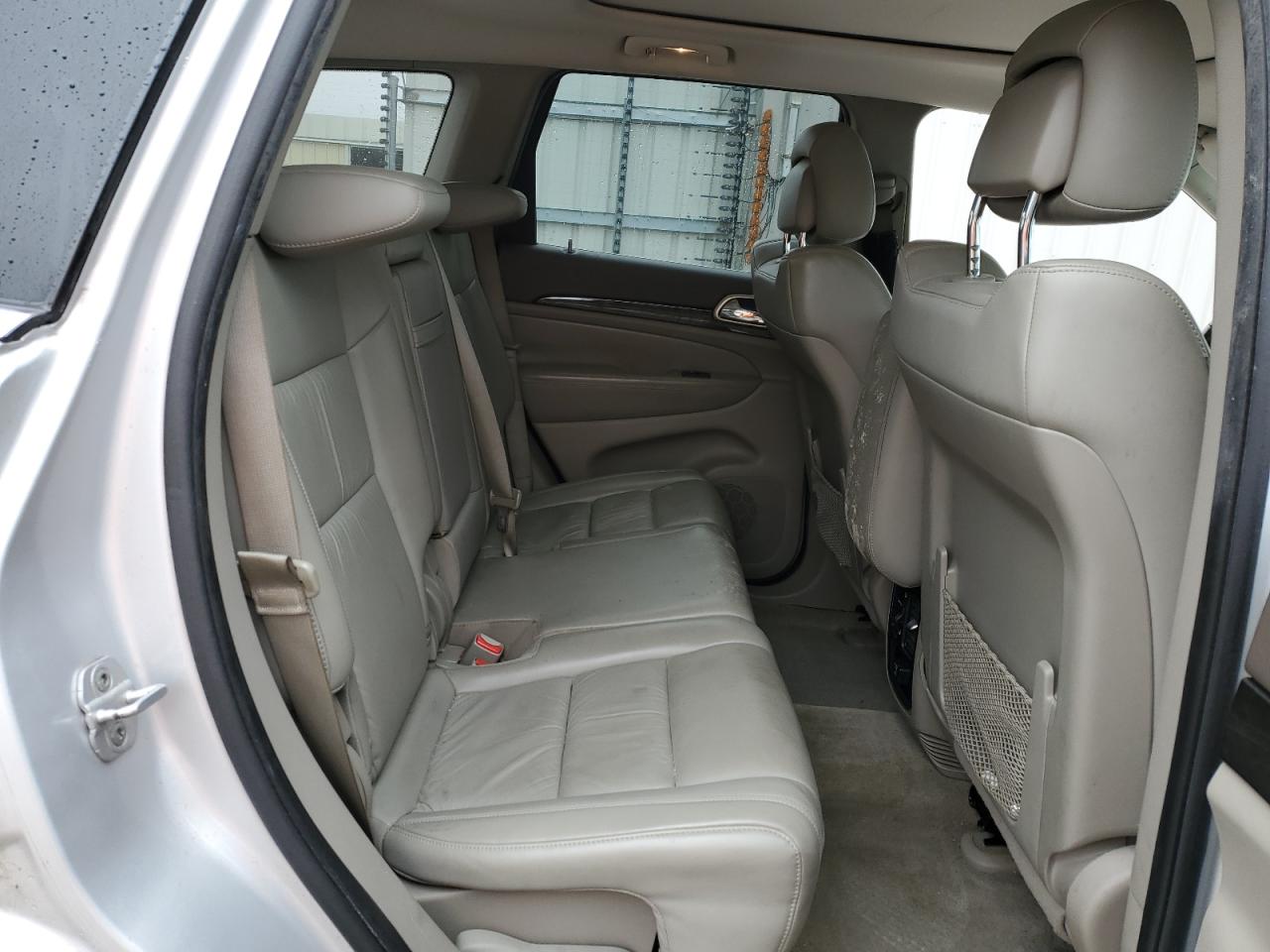 2011 Jeep Grand Cherokee - Image 11