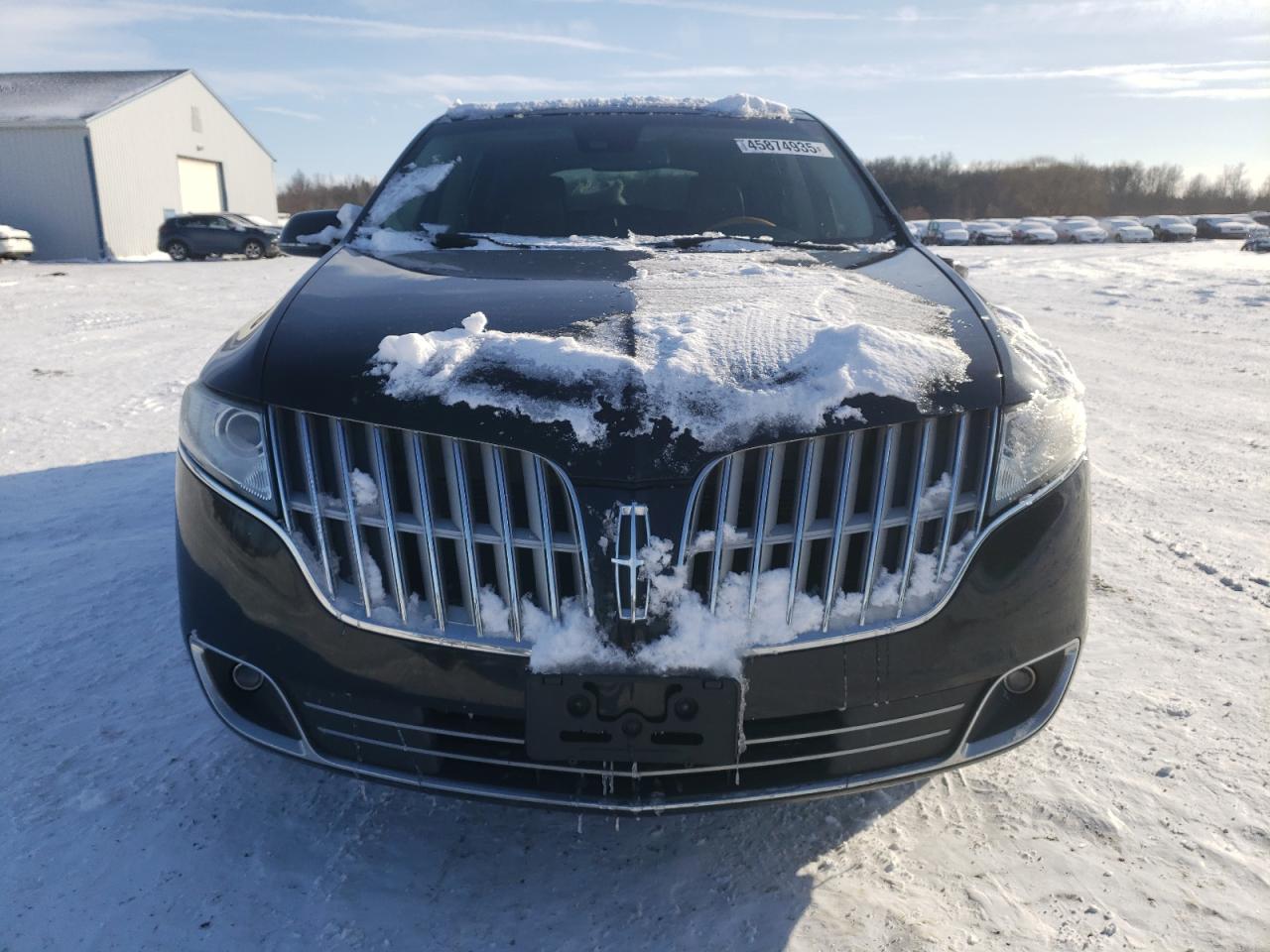 2011 Lincoln MKT - Image 5