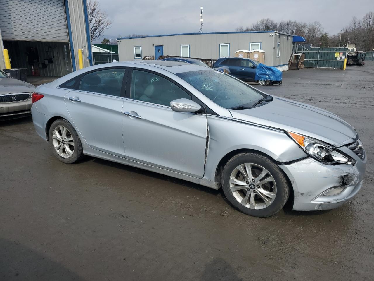 2011 Hyundai Sonata - Image 4