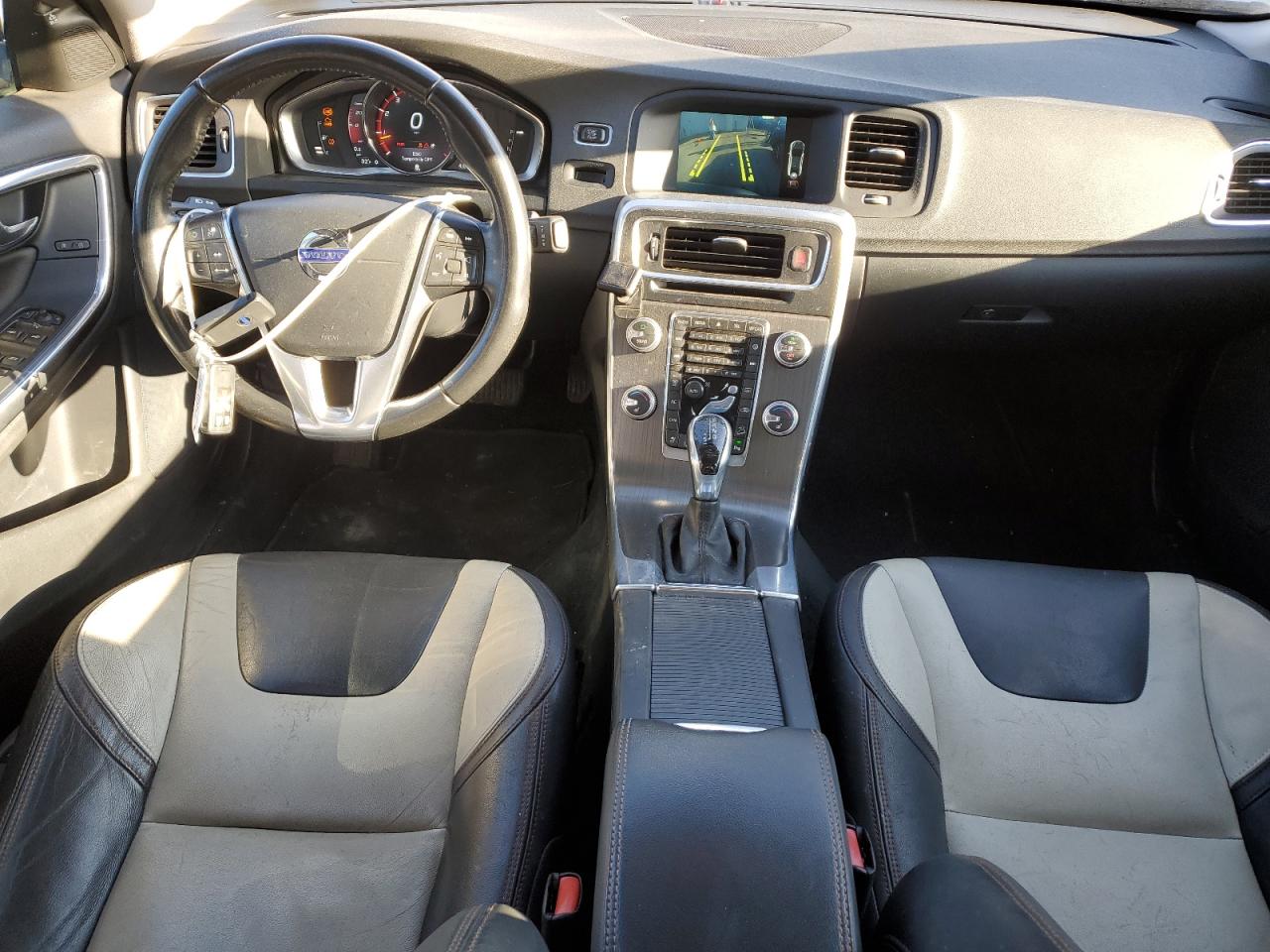 2016 Volvo S60 - Image 8