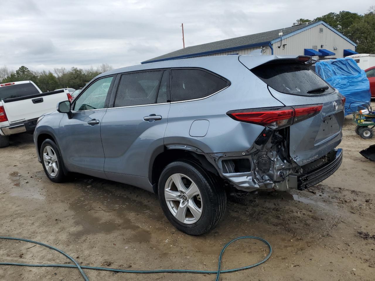 2021 Toyota Highlander - Image 2