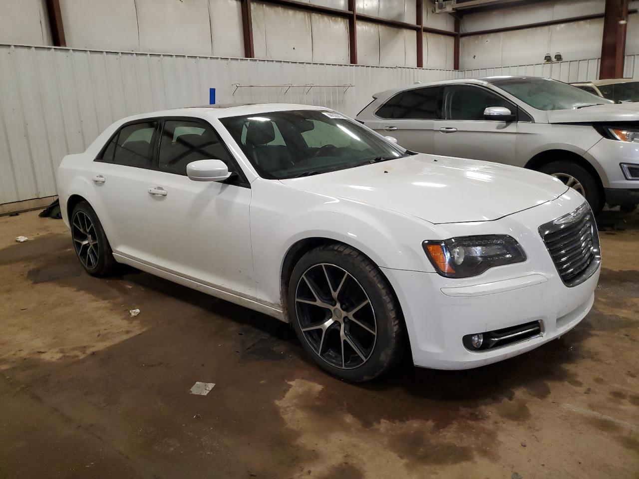 2014 Chrysler 300 - Image 4